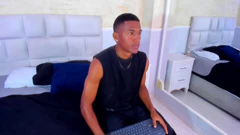 Snapshot of lexianddeker chatting on 09.30.25 Lexi Derek online show from 09.30.25