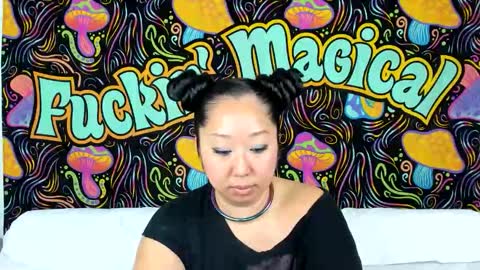 Lexie Mack online show from 11.18.25
