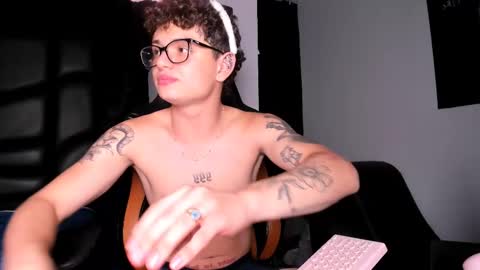 Snapshot of lexie_n_nate chatting on 02.20.25 Lixie And Nte online show from 02.20.25