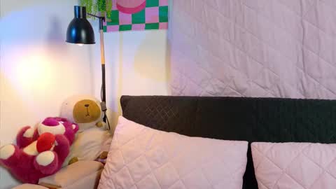 Snapshot of lexie_n_nate chatting on 12.15.25 Lixie And Nte online show from 12.15.25