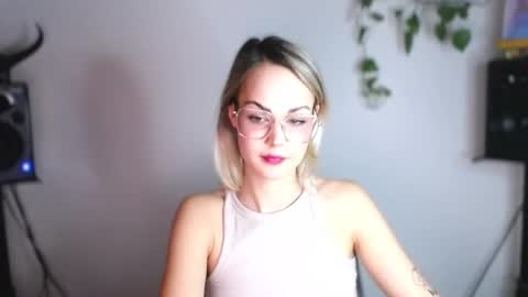 Lexie online show from 02.24.25