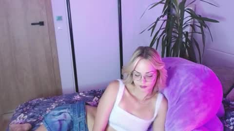 Lexie online show from 09.10.25