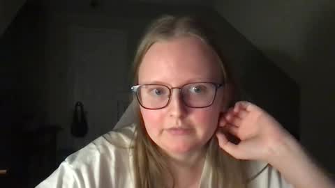 Snapshot of lexielilacs chatting on 01.16.25 lexie online show from 01.16.25