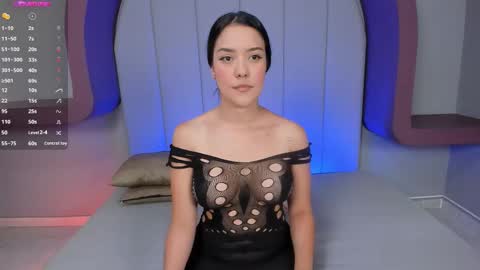 Lexie Thompson  online show from 09.11.25