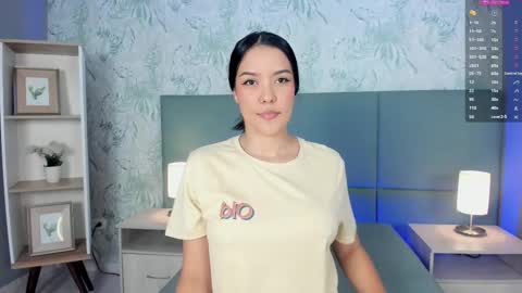 Lexie Thompson  online show from 10.28.25