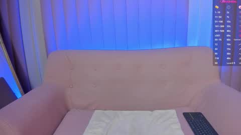 Lexie Thompson  online show from 11.27.25