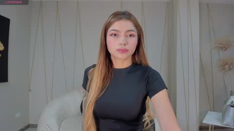 Lexie  online show from 01.03.25