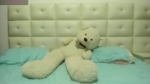 Snapshot of lexxi_ross chatting on 11.26.25 LEXXI online show from 11.26.25