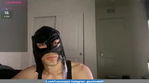 Snapshot of lexxxcazzo chatting on 10.22.25 Dromaeosaurex online show from 10.22.25