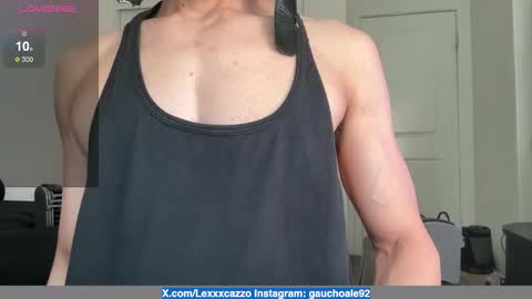 Snapshot of lexxxcazzo chatting on 11.09.25 Dromaeosaurex online show from 11.09.25