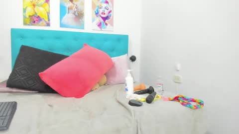 Snapshot of lexy_sexy_20 chatting on 02.19.25 lexy_sexy_20 online show from 02.19.25