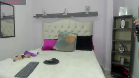 Snapshot of lexy_sexy_20 chatting on 11.13.25 lexy_sexy_20 online show from 11.13.25