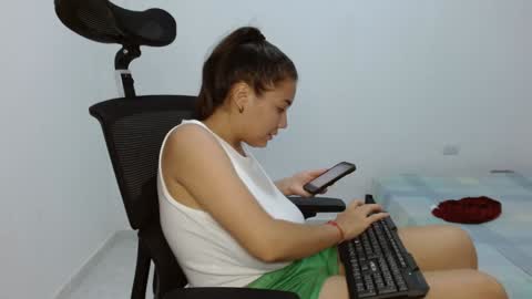 Snapshot of leydy_day chatting on 01.30.25 leydy_day online show from 01.30.25