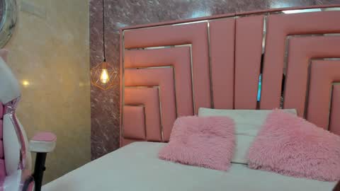 Leyla online show from 01.05.25