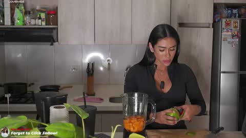 INSTA leylasteel model         online show from 05.07.26