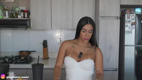 INSTA leylasteel model         online show from 05.20.26
