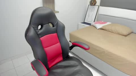   online show from 03.05.25