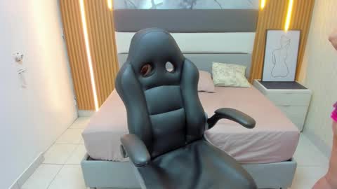   online show from 09.23.25