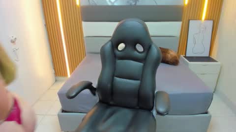   online show from 09.30.25