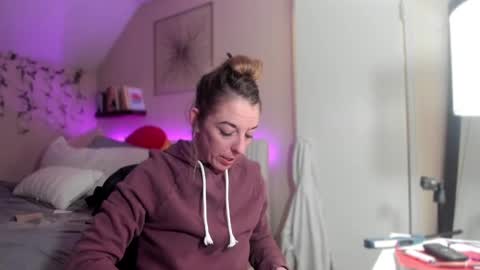 Snapshot of lezzrene chatting on 02.25.25 Hornystonerchick online show from 02.25.25