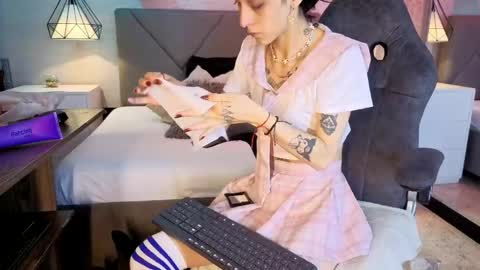 Snapshot of lhiamfitt10 chatting on 04.19.26 lhiam online show from 04.19.26