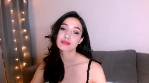 Snapshot of li_noen chatting on 03.08.25 Li  online show from 03.08.25