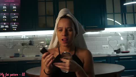 Snapshot of li_queen_ chatting on 12.16.24 Hey Im Alexa tg online show from 12.16.24