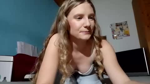 lia06_ online show from 12.22.25