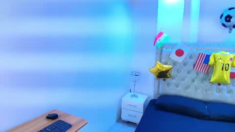 Snapshot of lia_adamsss chatting on 06.18.26 Lia online show from 06.18.26