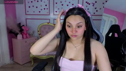 Snapshot of lia_harper_t chatting on 05.29.26 lia_harper_t online show from 05.29.26