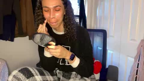 Snapshot of lia_hdz chatting on 11.24.25 Kabroncita online show from 11.24.25