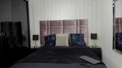 Lia online show from 12.18.25