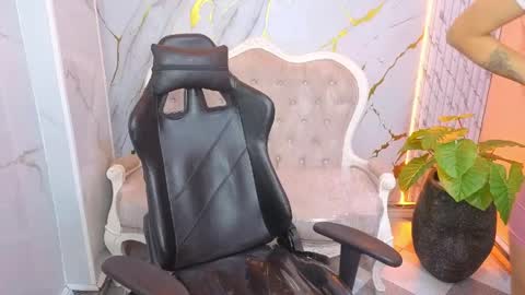 lia online show from 04.16.26