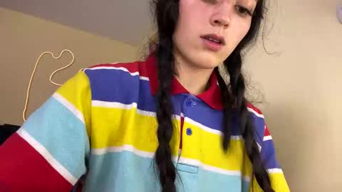 Little Queen Lia  online show from 12.04.25