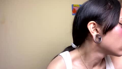 Snapshot of lia_queen610 chatting on 02.20.26 Little Queen Lia online show from 02.20.26