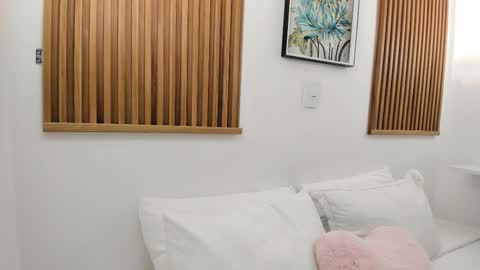 Snapshot of lia_quinn chatting on 12.14.25 Lia online show from 12.14.25