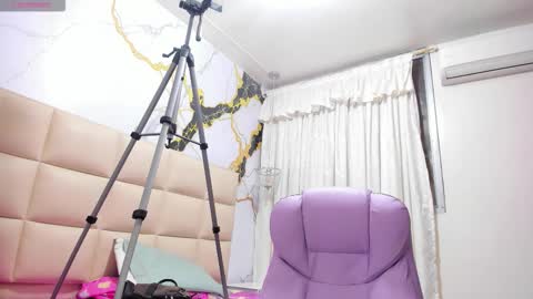 Snapshot of lia_sexx1 chatting on 02.20.26 Lia online show from 02.20.26