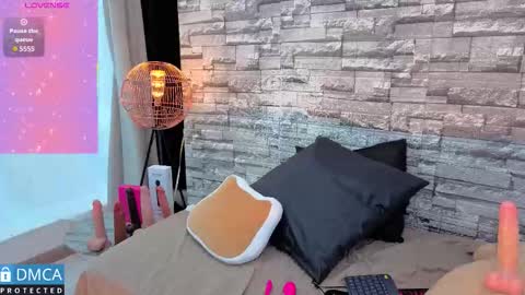 lia summer1 online show from 11.19.25