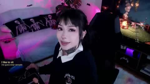 Liaa  online show from 10.14.25