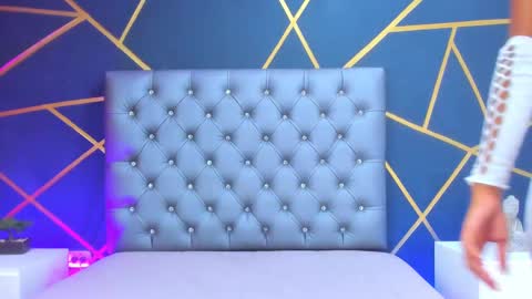 Snapshot of liaa_taylor1 chatting on 10.01.25 Lia online show from 10.01.25