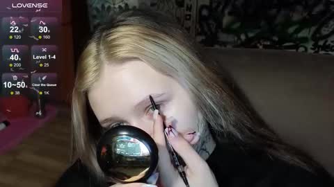 Snapshot of liaaa_li chatting on 11.08.25 liaaa_li online show from 11.08.25