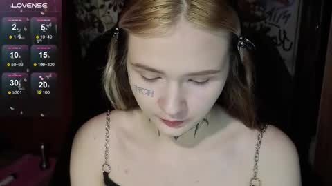 Snapshot of liaaa_li chatting on 11.12.25 liaaa_li online show from 11.12.25