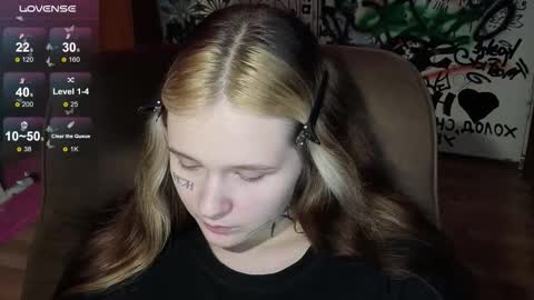 Snapshot of liaaa_li chatting on 11.13.25 liaaa_li online show from 11.13.25