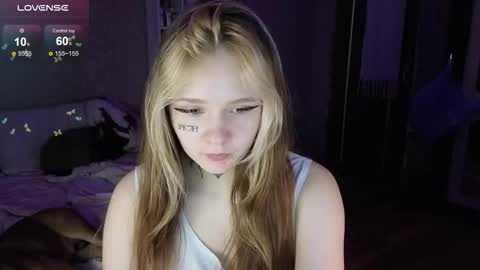 Snapshot of liaaa_li chatting on 11.17.25 liaaa_li online show from 11.17.25