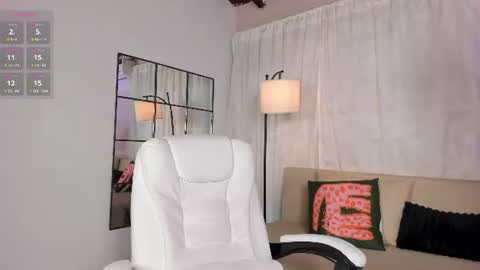 Snapshot of liaamoon_ chatting on 06.18.26 Lia online show from 06.18.26