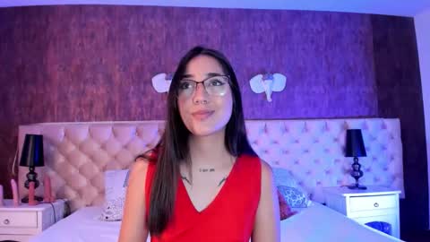 Snapshot of liaaturner chatting on 09.30.25 liaa turner online show from 09.30.25