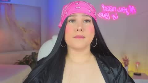 Lia Cox online show from 11.04.25