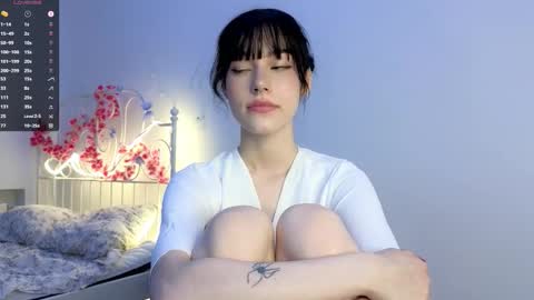 Snapshot of liaglamour chatting on 09.20.25 Lia online show from 09.20.25