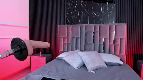 Snapshot of liahfontaine chatting on 10.28.25 Liah Fontaine online show from 10.28.25