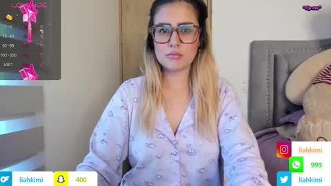 Lia  online show from 12.04.24